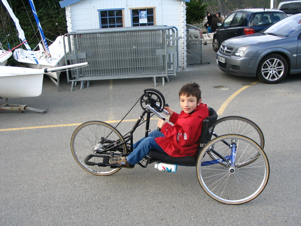 http://niec.chez-alice.fr/cjc/handbike.10.07/02.jpg