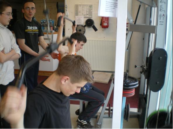 http://niec.chez-alice.fr/cjc/muscu.19.03.08/04.JPG